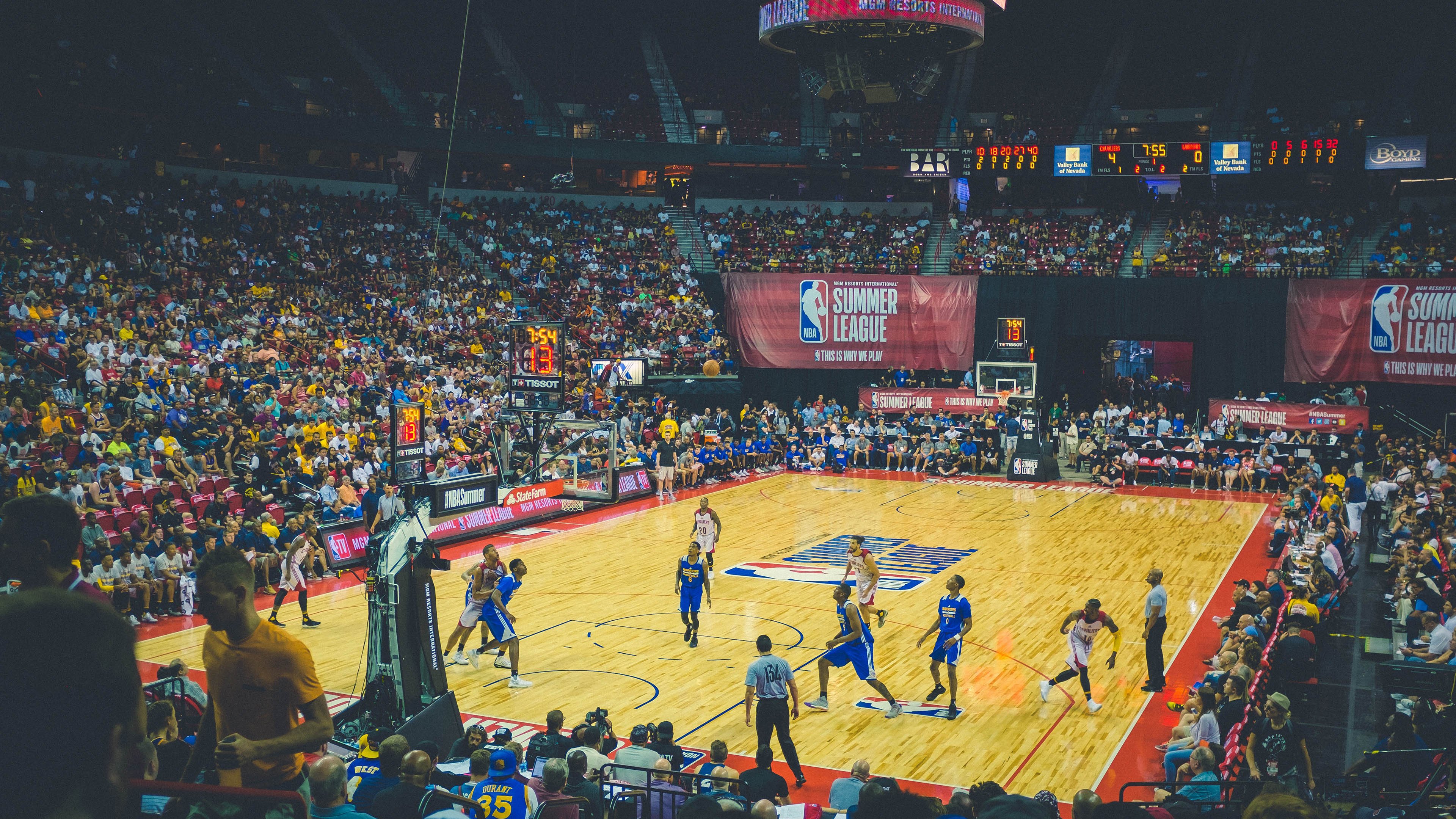 特色篮球产业带快速崛起，带动上下游全产业链发展，篮球产业规模